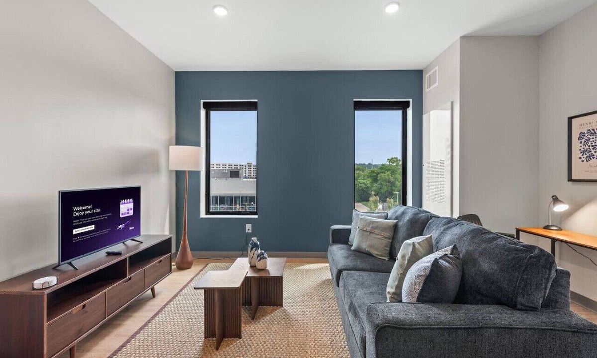 Cleveland Apartment | Stylish 1BDR | Cleveland Clinic | Free Garage