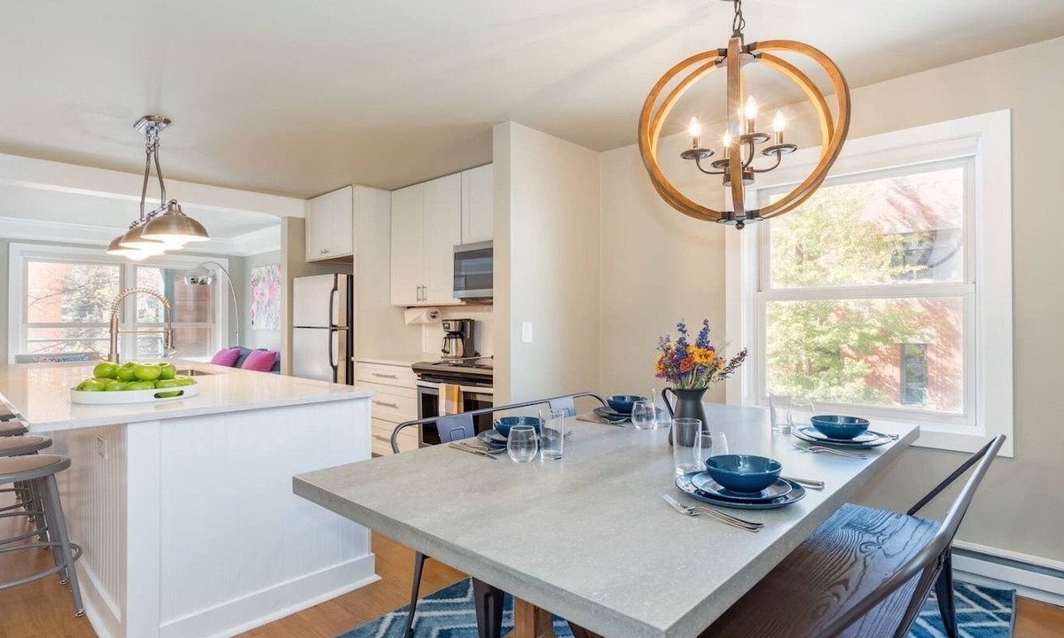 Telluride Condo | Stylish Convenience in Heart of Town | Steps To Gondola, Main St, Covered Parking.