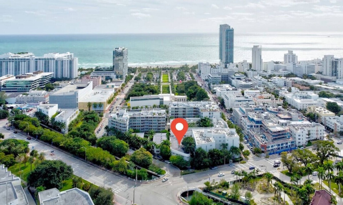 City Center Condo | Stylish studio apt Upscale area of Miami beach!
