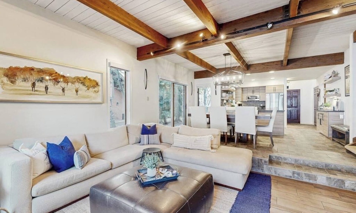 Eagle-Vail House | Stylishly Remodeled Mountain Retreat on Eagle Vail Golf Course