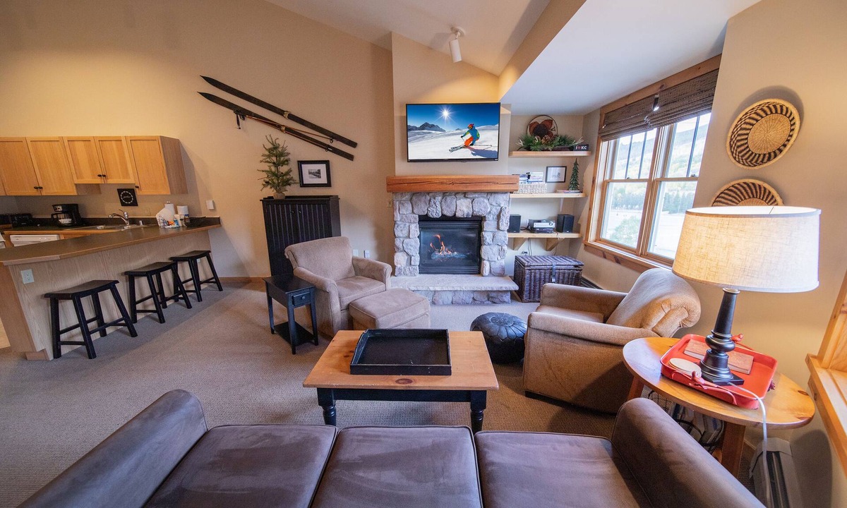 River Run Condo | Summer Getaway | Hot Tub + Outdoor Fun