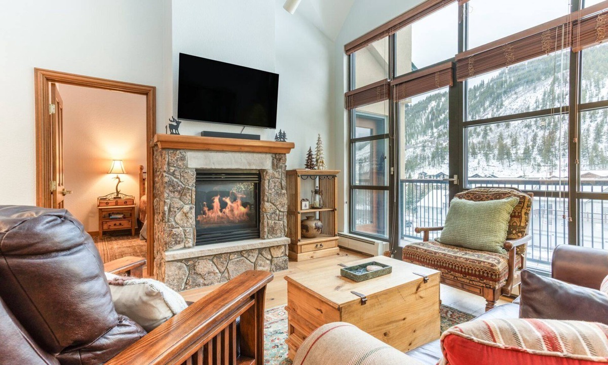 Avon Condo | *Summer Sale* Chapel Square 317 - Walk to Dining, Shops, & Entertainment - Balcony w/Views