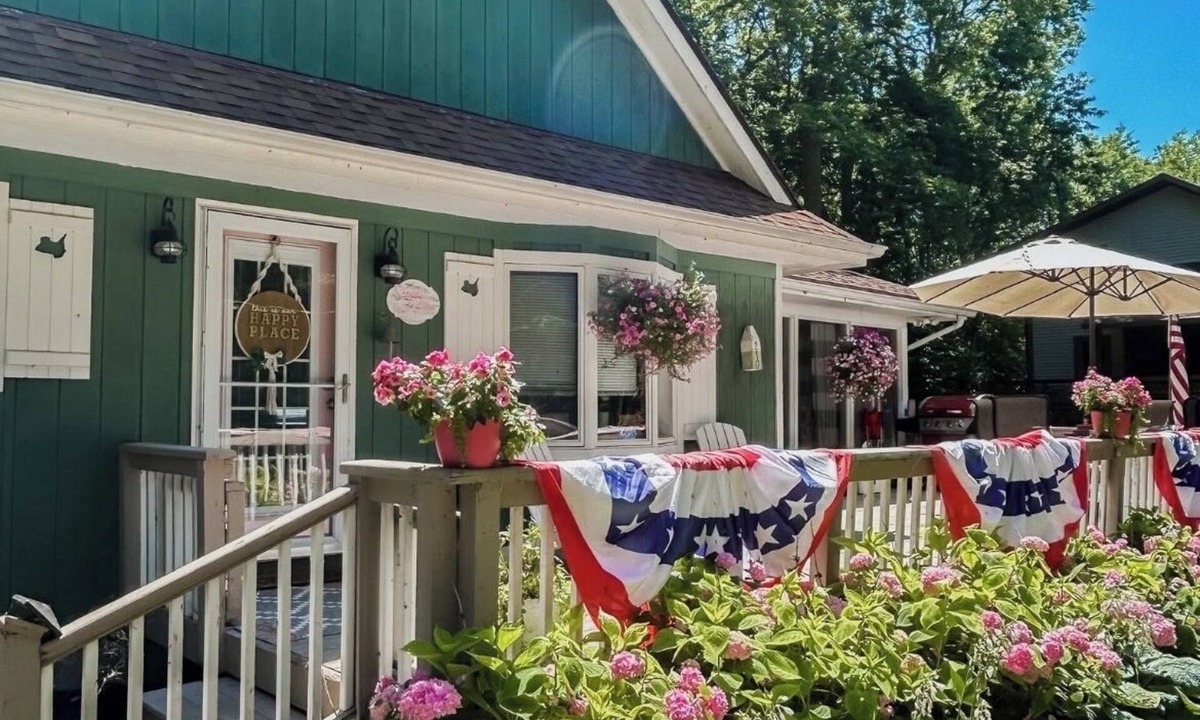 Kelleys Island House | Summer Wind Lake House - Kelley's Island, OH
