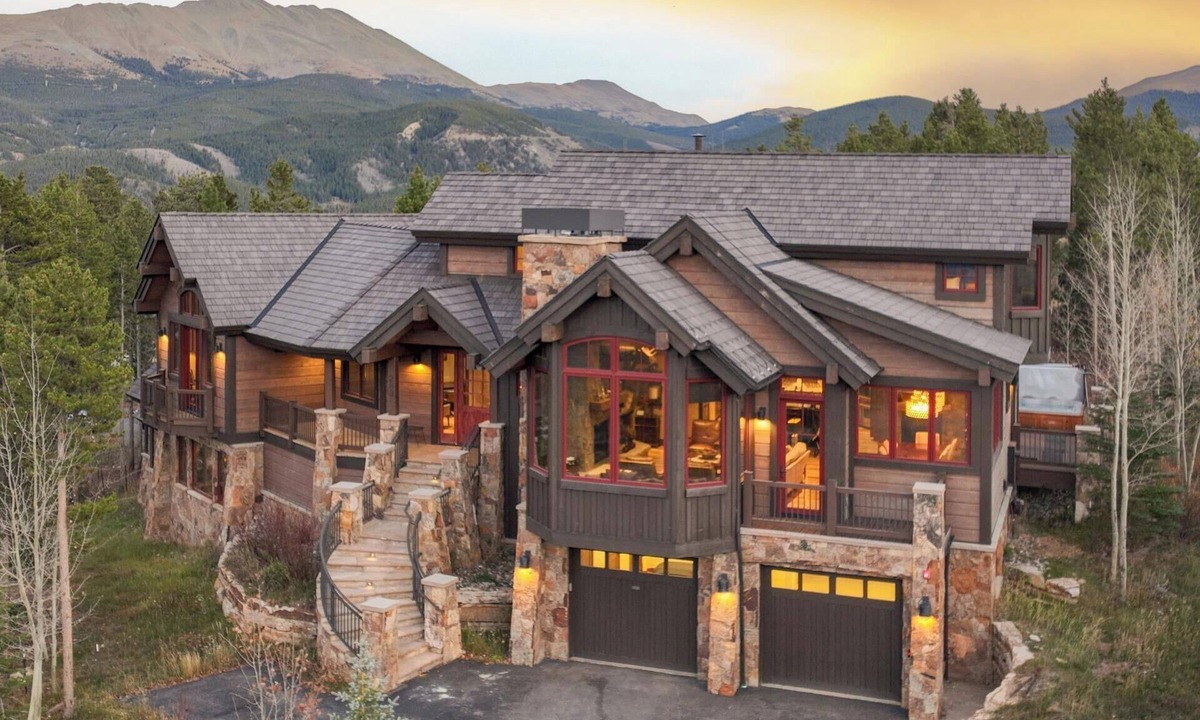 Timber Trail House | Summit Serenity: Pup-Friendly! Hot Tub, Private Shuttle, One Ski Hill Access