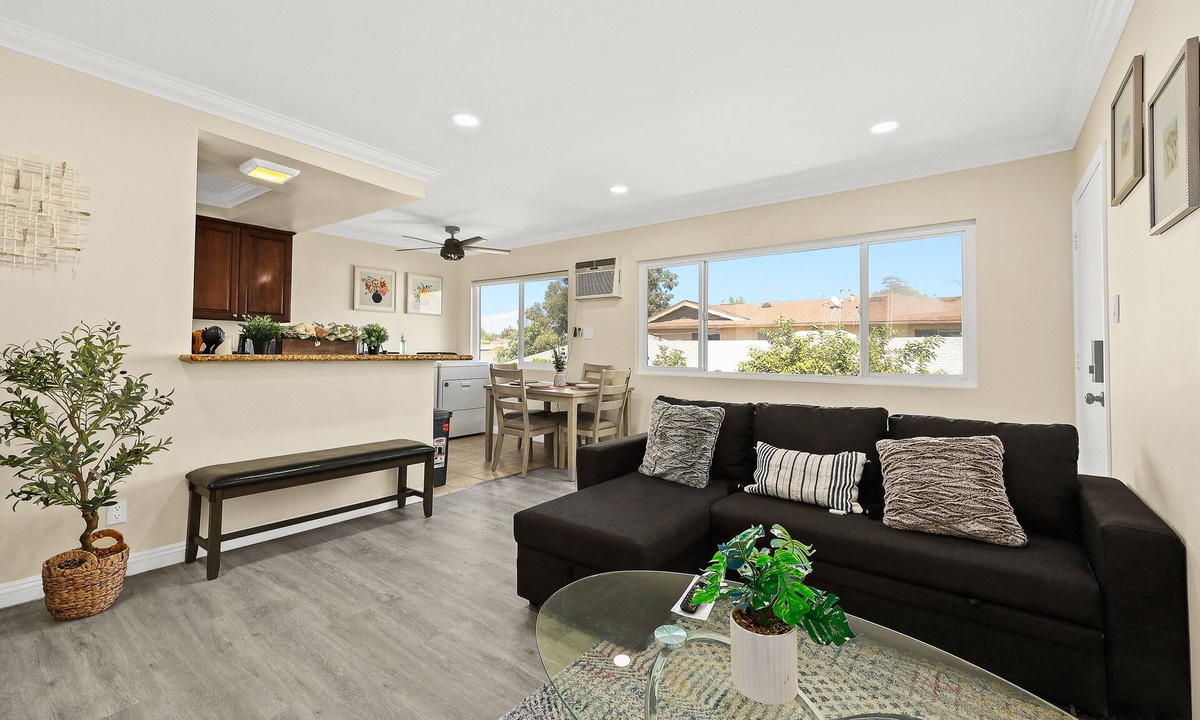 Alhambra Apartment | Sunny & Cheerful Near I-10 ~ Queen Beds ~ Parking