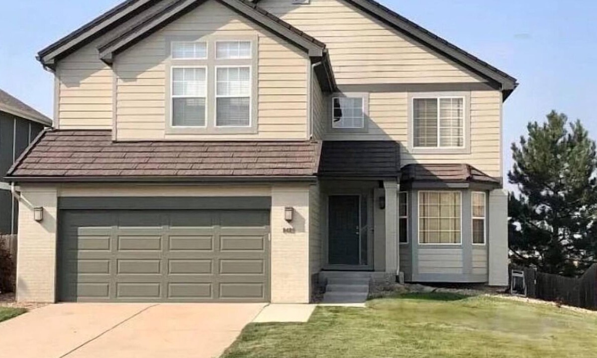 Cottonwood House | Sunny, quiet 3 bedroom set on open space. Southern facing deck with BBQ and yard