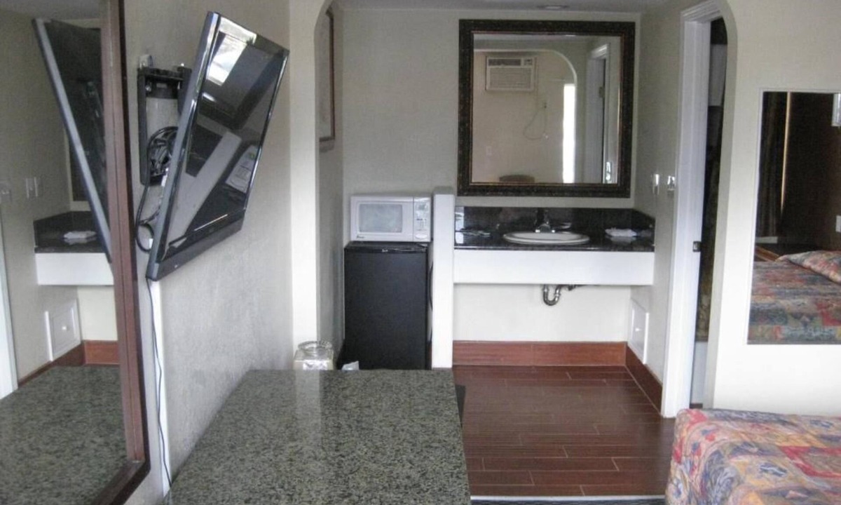 San Bernardino Hotel | Sunshine Motel
