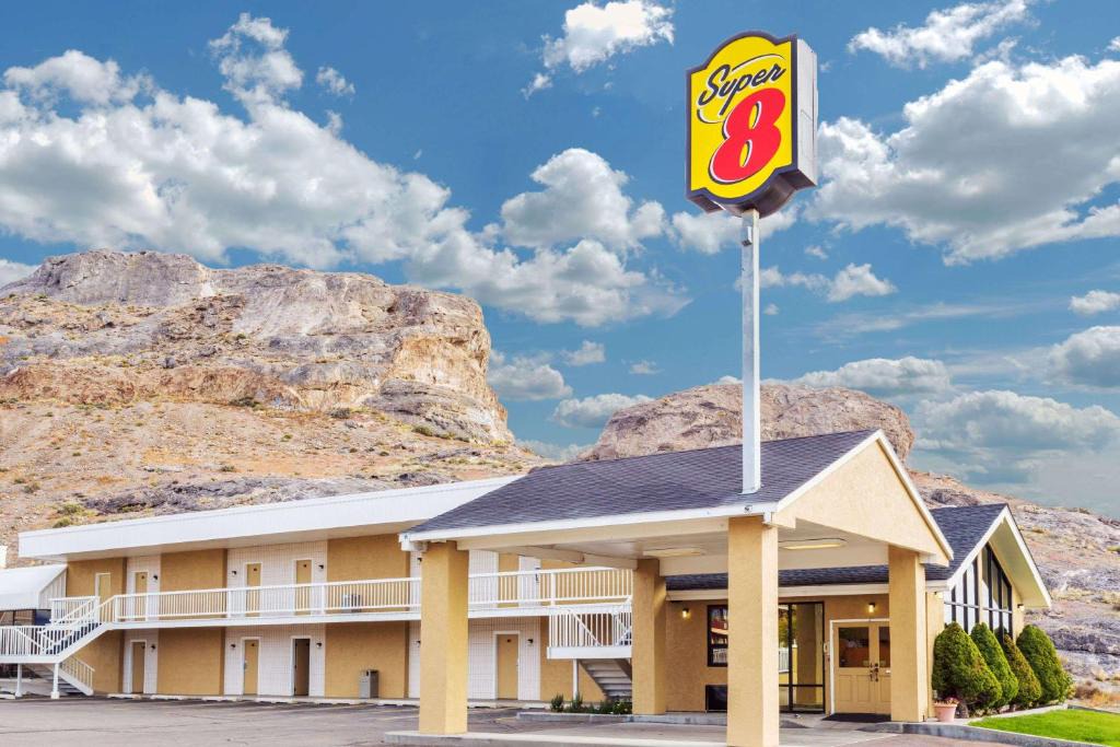 Wendover Hotel | Super 8 by Wyndham Wendover