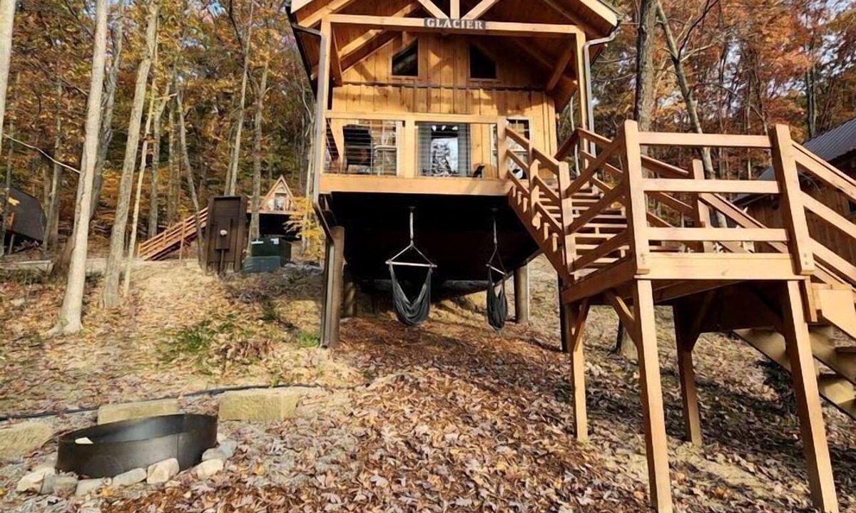 Scio Cabin | Sweet Tree Cabin with Grill Overlooking Tappan Lake in Ohio