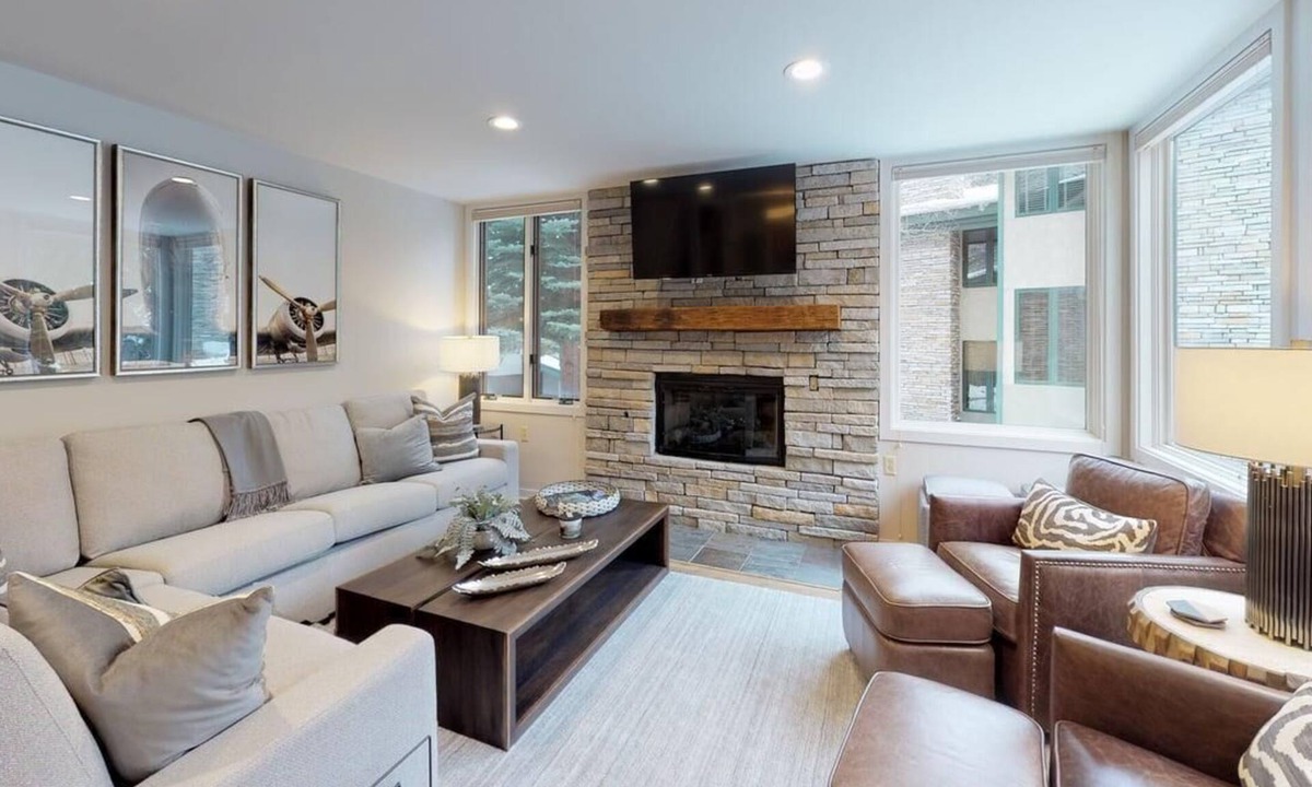 Snowmass Village Condo | Tamarack - Steps to the Slopes + ASE Transportation