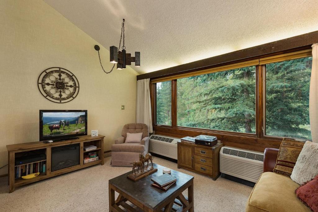 Purgatory House | Tamarron Lodge Loft 332 - The Evergreen - Durango CO