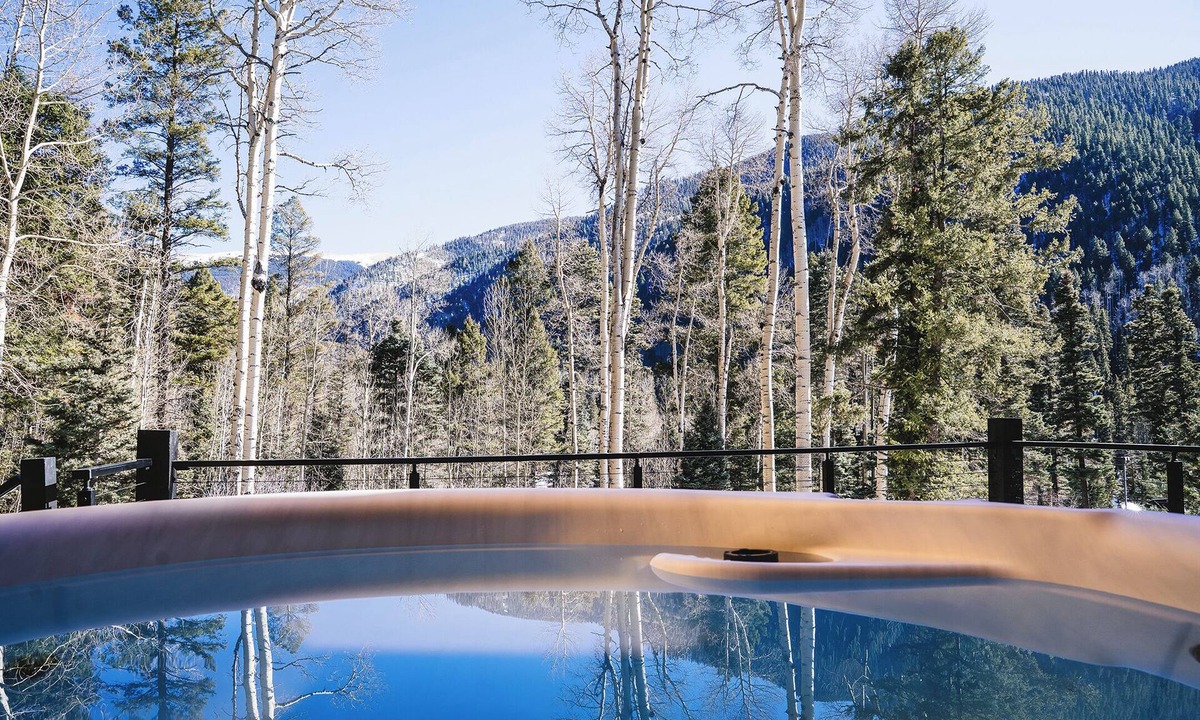 Taos Ski Valley House | Taos Ski Hut - Modern Mountain Magic