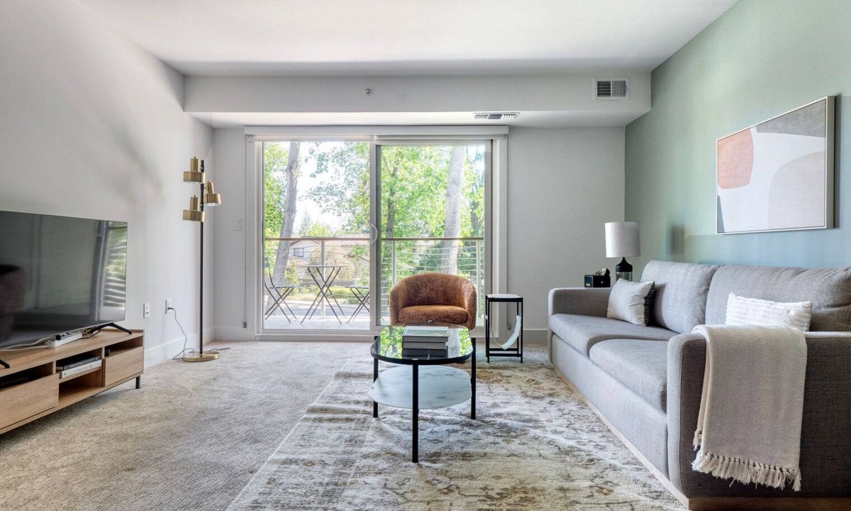Sharon Heights Apartment | Tasteful Menlo Park 1BR w/Gym & Pool, nr Shops, by Blueground