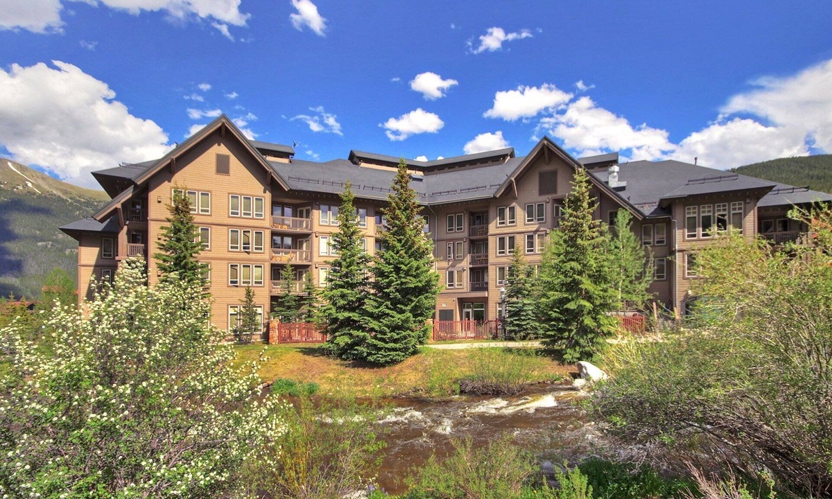 Copper Mountain Village Condo | Taylors Crossing In The Heart Of Copper - TX212 by RedAwning