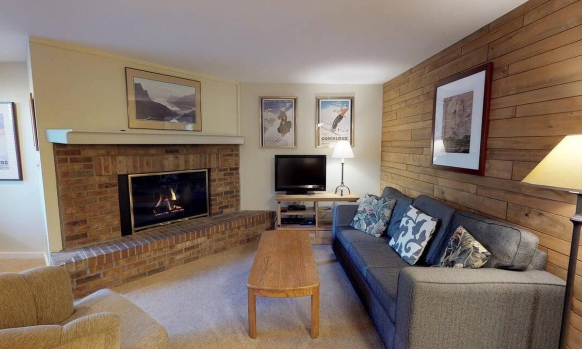Snowmass Village Condo | Terracehouse - Steps to Slopes - Hot Tub/Pool - ASE Transportation