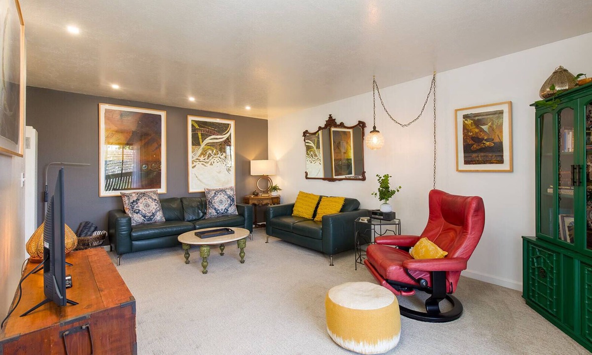 Arcata Apartment | The Abode at 124°West -Ultra Comfortable and Stylish Arcata Retreat