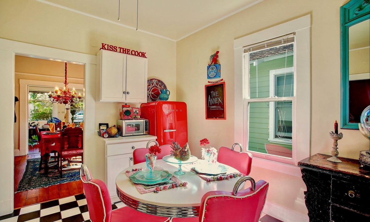 Santa Barbara House | The Annex, Location! Location! Location!