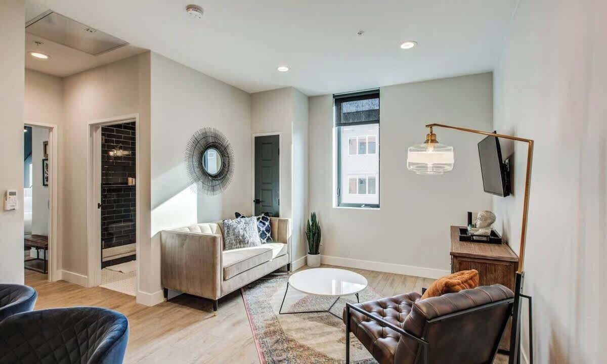 Berkeley Apartment | The Asher | Boutique Hotel | Sleeps 14 | Events