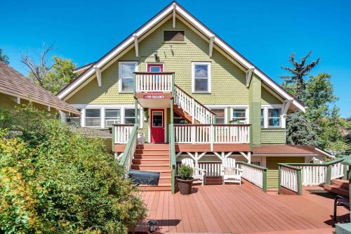 Manitou Springs Villa | The Avenue Historic Mansion in DT Manitou Springs
