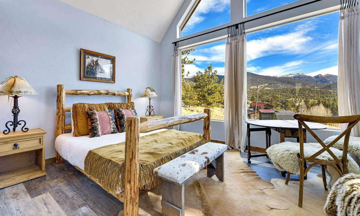 Lake George Cabin | The Bison View Cabin at Bison Peak Lodge