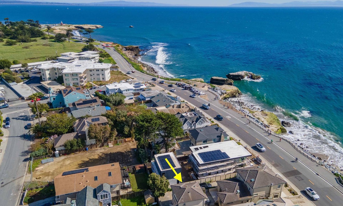 Westside Santa Cruz Apartment | The Cliffside Casita