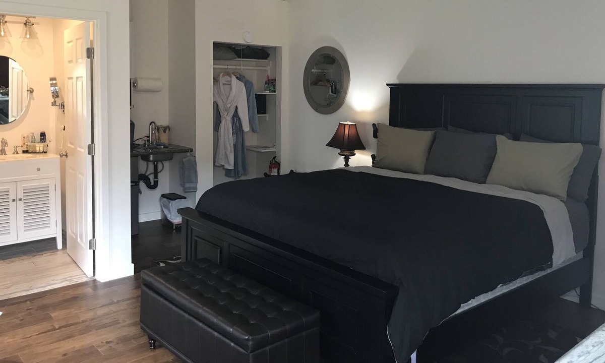 El Segundo House | The Dakota House . Private space, close to beach and LAX