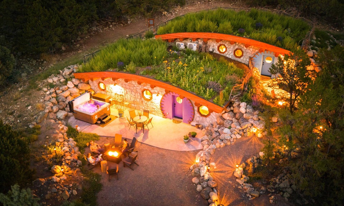 Baca Grande Cottage | The Hobbit Home/Hot Tub/2 Saunas/2 Fire Pits