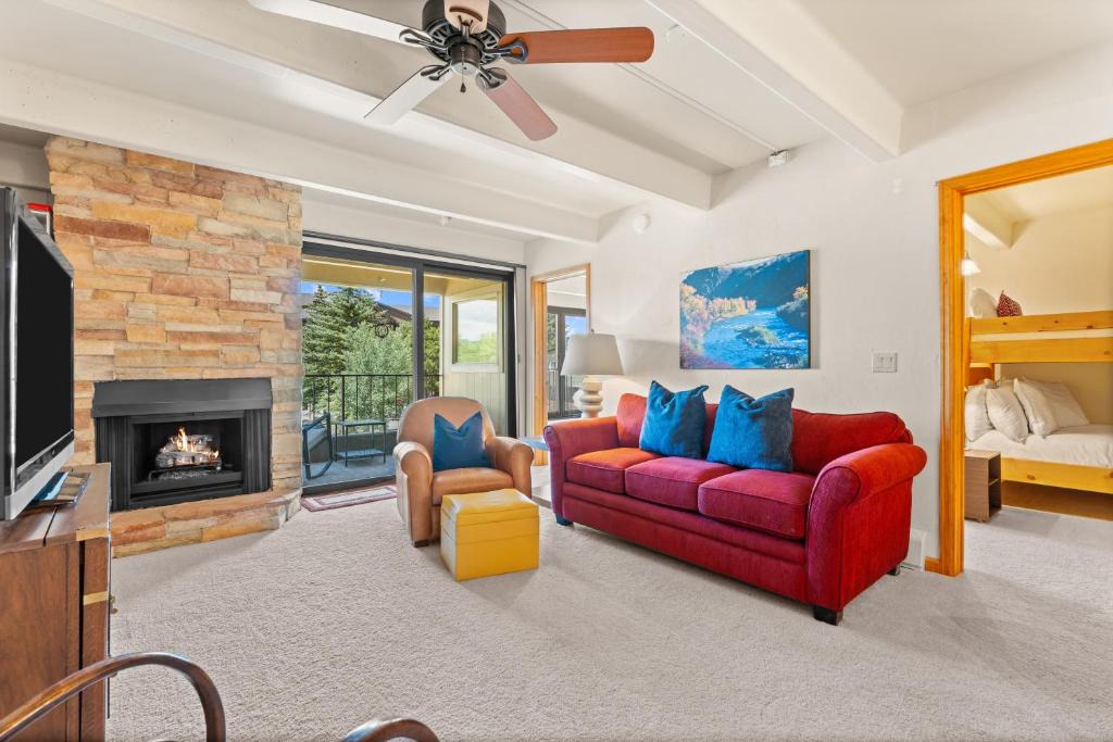 Dillon House | The Lodge at Lake Dillon #308