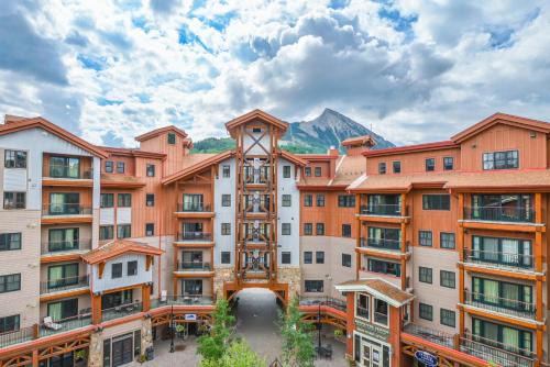 Mount Crested Butte Resort | The Lodge at Mountaineer Square, A Vail Resorts Property