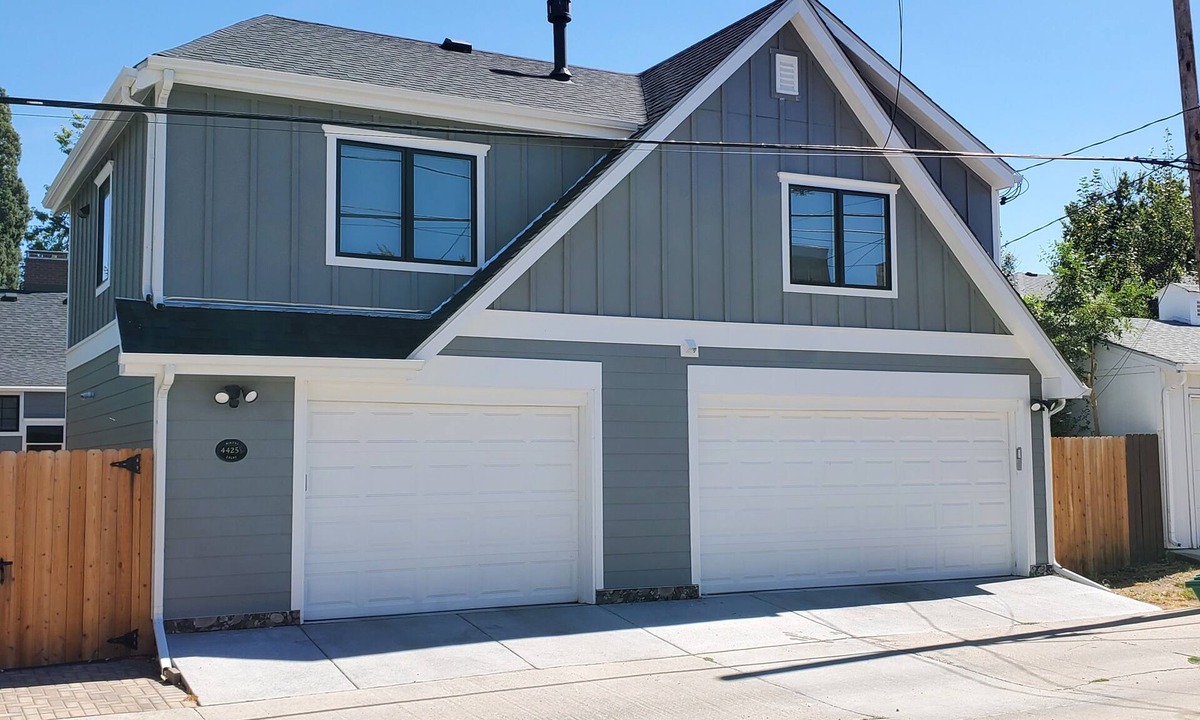Berkeley House | The New Garage Mahal - A Touch Above