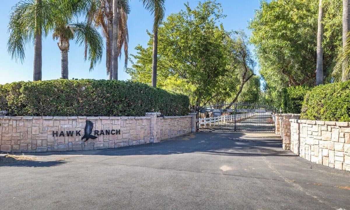 Temecula House | The Orchard - Cozy Ranch Retreat Nestled in the Trees
