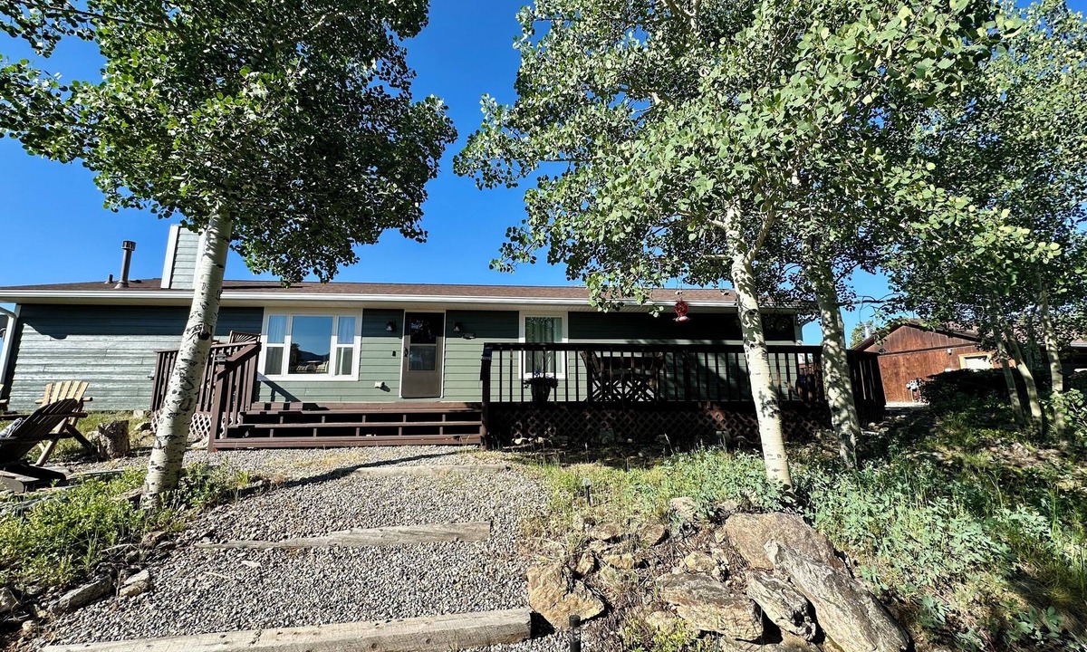 Black Hawk House | The Outlook-Golden Gate Canyon, Black Hawk 3BR/2BA mountain home sleeps 6 guests