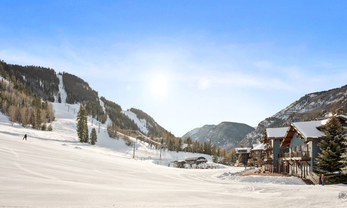Aspen Hotel | The Ritz-Carlton Club | Two-Bedroom WR Residence 2408, Ski-in & Ski-out Resort in Aspen Highlands