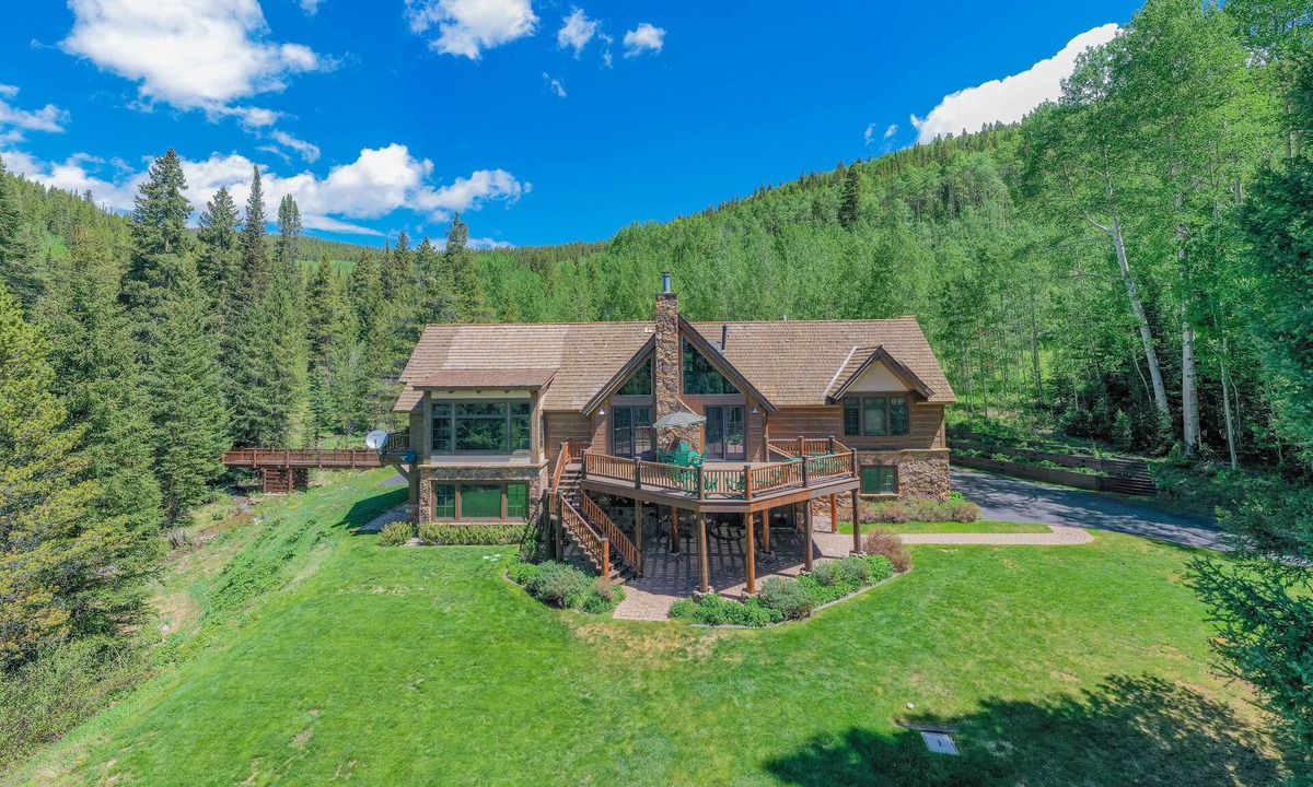 Crested Butte House | The Sunflower-Secluded luxury,hot tub,minutes to town
