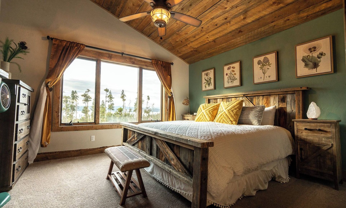 Grand Lake Cabin | The Sagebrush Chalet: Hot Tub With Sweeping Mountains Views