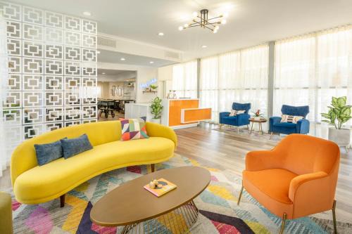 Sherman Oaks Hotel | The Sojourn Los Angeles - Sherman Oaks