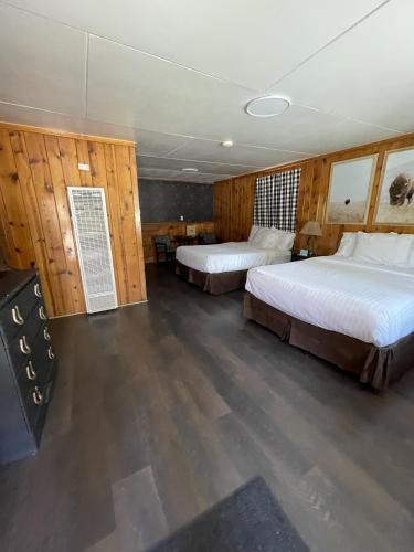 South Fork Cabin | The Spruce Lodge