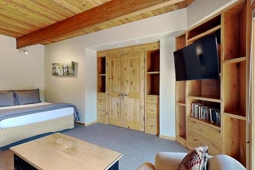 Snowmass Village House | Timberline Condominiums Studio Deluxe Unit 217