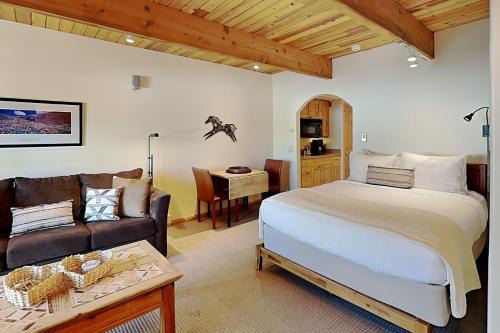 Snowmass Village House | Timberline Condominiums Studio Deluxe Unit 215