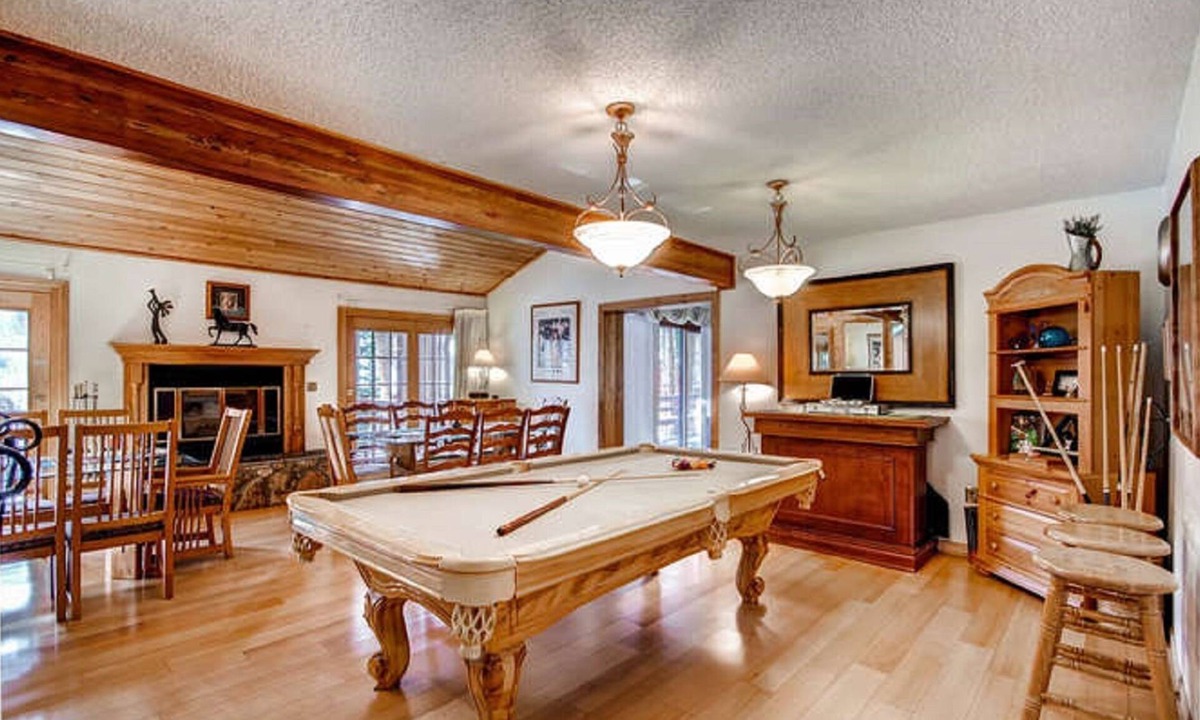 Warrior's Mark West House | Tomahawk Lodge: Large Duplex in Town; Both Sides Combined