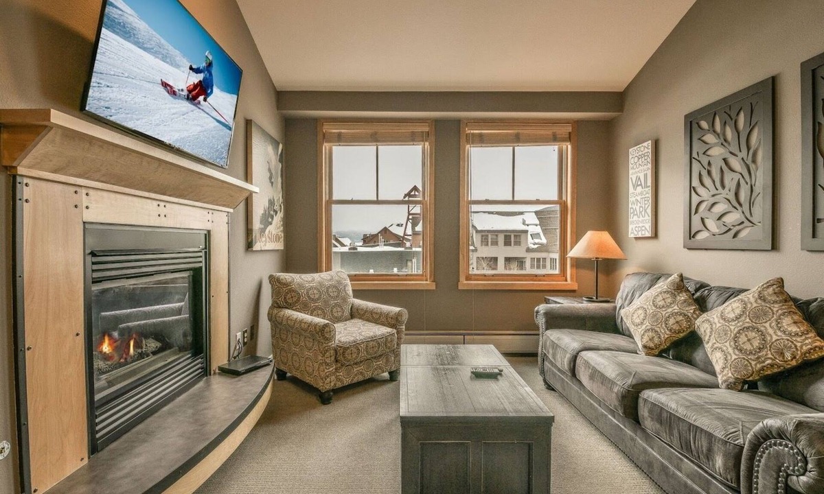 River Run Condo | Top Floor Condo, Walk to Summer Festivals & Dining
