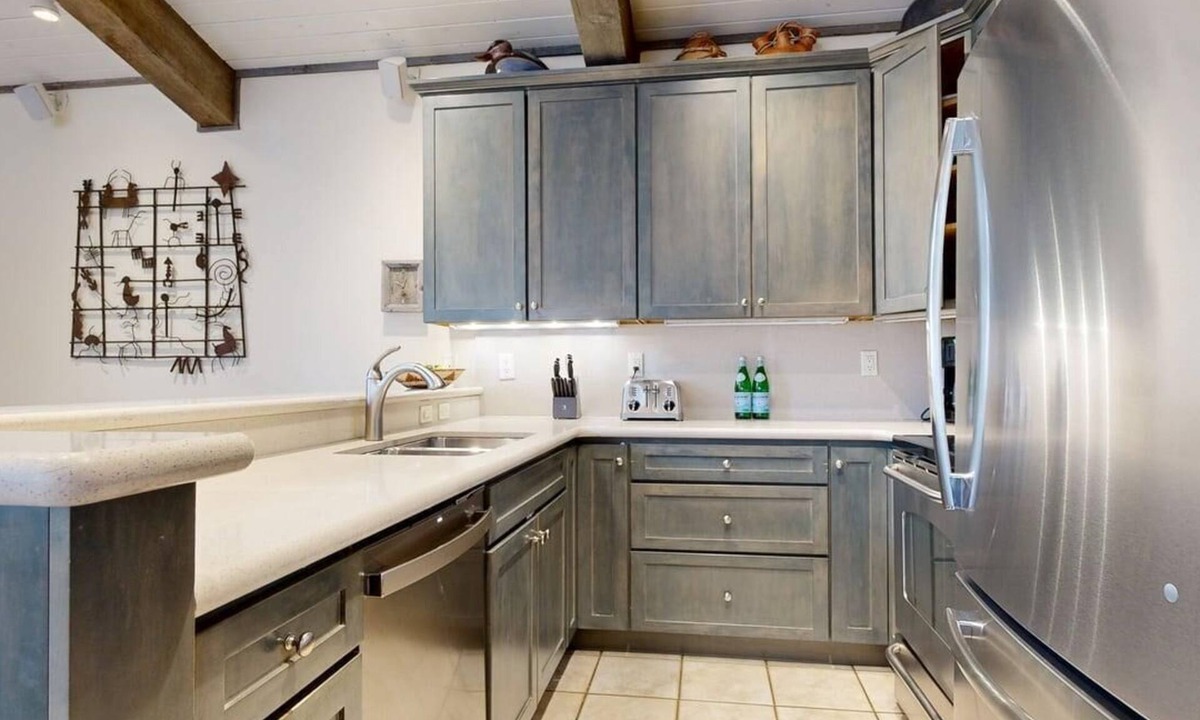 Snowmass Village Condo | Top of the Village~Ski-in/out~HT~Pool~Grill~Parking