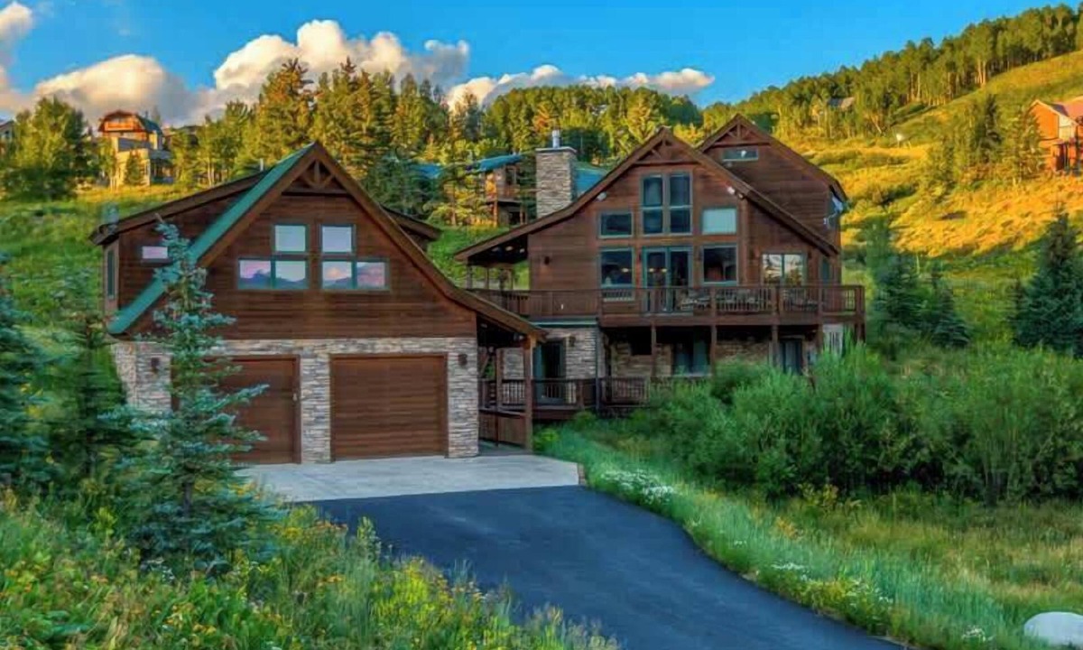 Mount Crested Butte House | Treasury House, hot tub, sauna, pet ok, walk to the slopes!