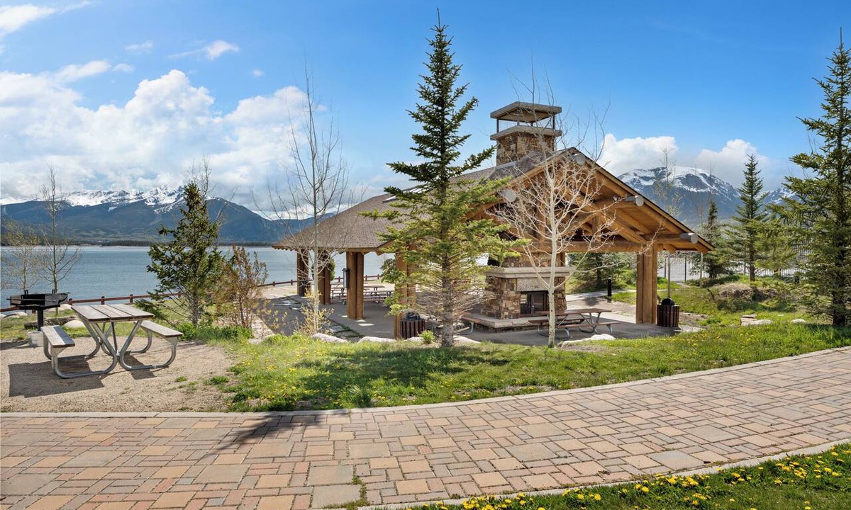 Wildernest Apartment | Treehouse #107, Building G by Summit County Mountain Retreats