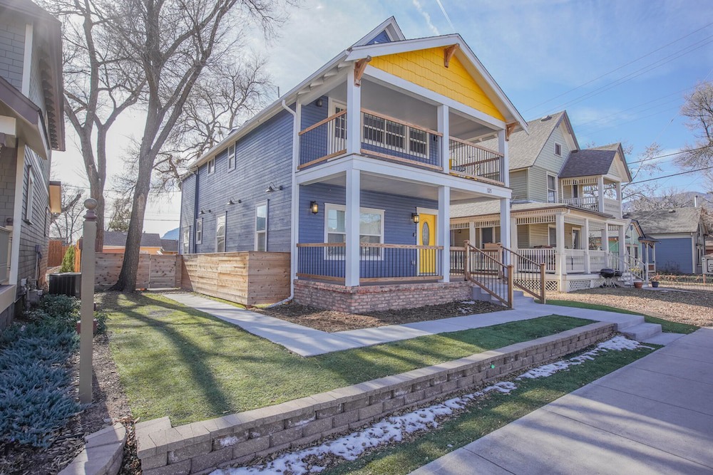 Downtown Colorado Springs Hotel | Trendy Urban Neighborhood & Dog-Friendly Downtown
