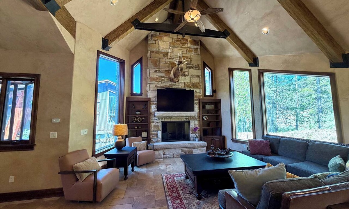 Copper Mountain House | True Ski-In/Ski-Out Home in Copper Mountain's Lewis Ranch - Sleeps 24