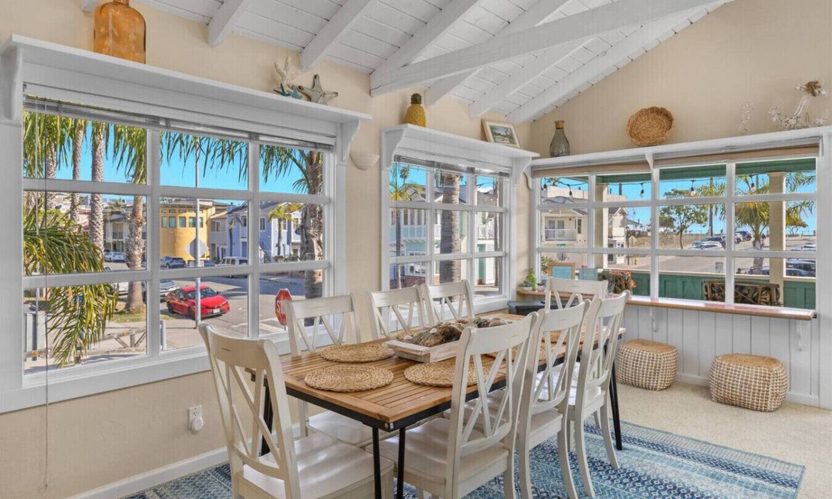 Avila Beach House | `Turquoise Tiki Avila Beach` 3 bd/2 bath, sleeps 8