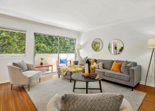Tri-West Apartment | Two Bedroom Residence with Pool and Spa Access
