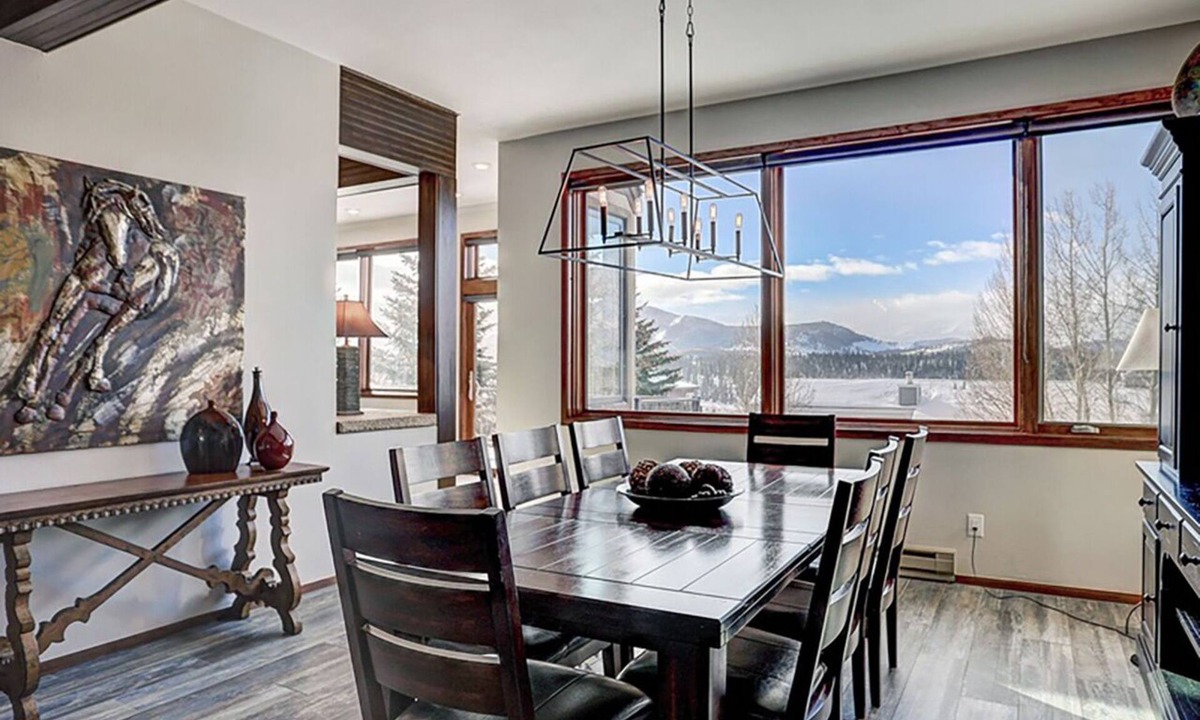 Corinthian Hills House | Uncover your Zen moments with the panoramic views from a rooftop deck!