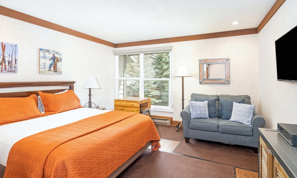 Telluride Hotel | Updated Hotel Room With Kitchenette at the Mountainside Inn